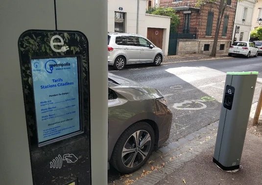 SPIE installed the first charging station in its Metropolis network in Rueil Malmaison