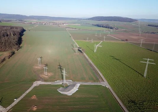 Extra-high voltage lines for long distances